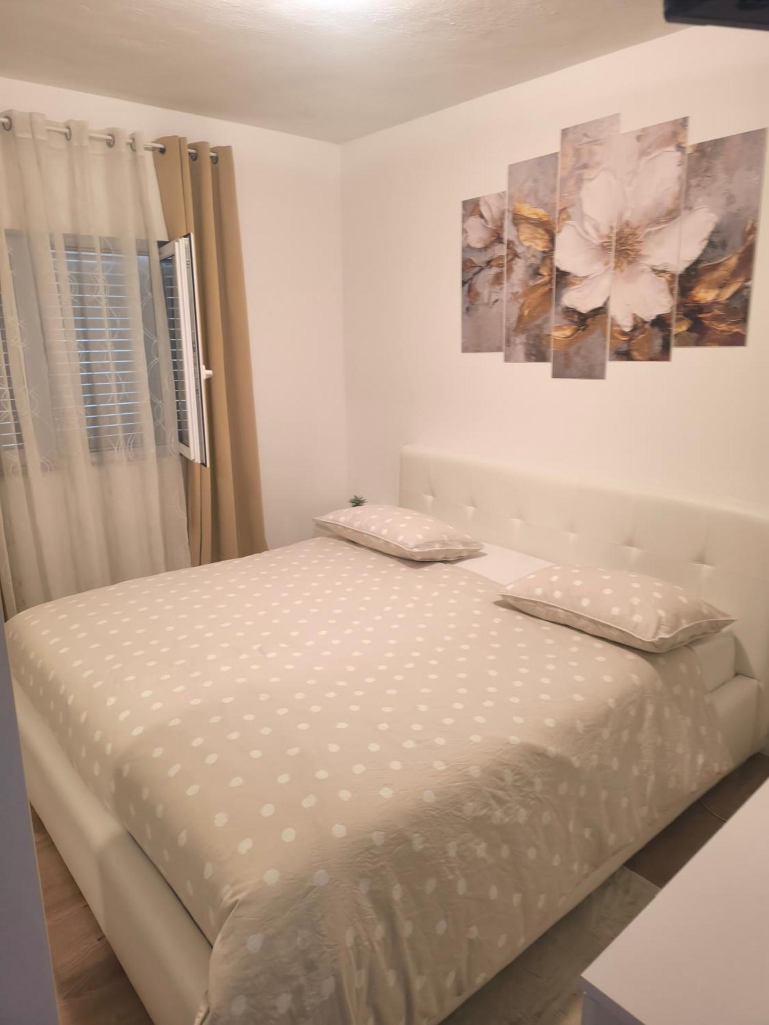 Apartman Rex Svinisce Cameră foto